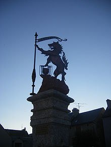 Fontaine Aumont où le bête tient les armes de la ville Fontaine Aumont où le bête tient les armes de la ville
